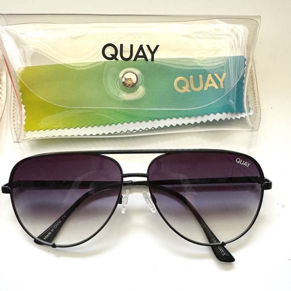 Quay Sunglasses - Aviator 2 pairs LIKE NEW - Picture 3 of 9